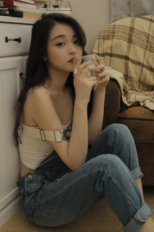李思彤